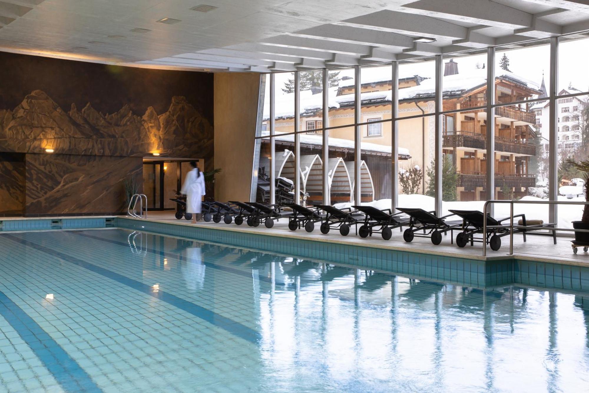 Adula Hotel 4*