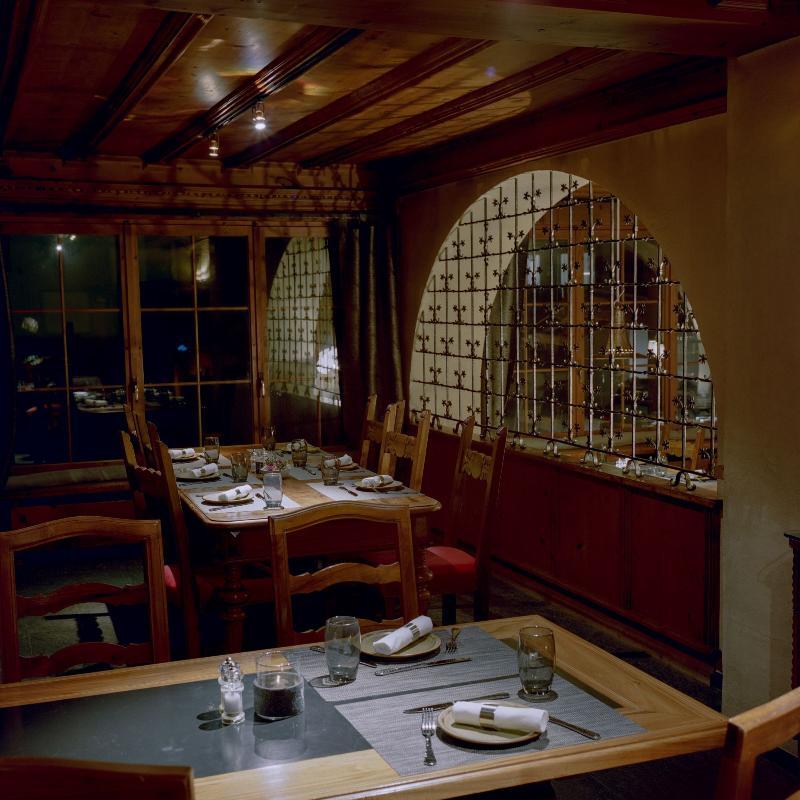 Adula Hotel 4*